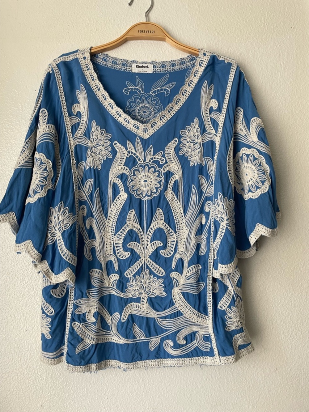 Antropologie Kindred boho Blouse Top Butterfly Sleeves Embroidered SZ L